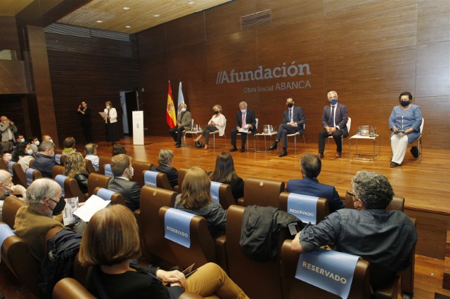 Santalices subliña o “compromiso galeguista, maxisterio e servizo á cultura galega” de Carballo Calero